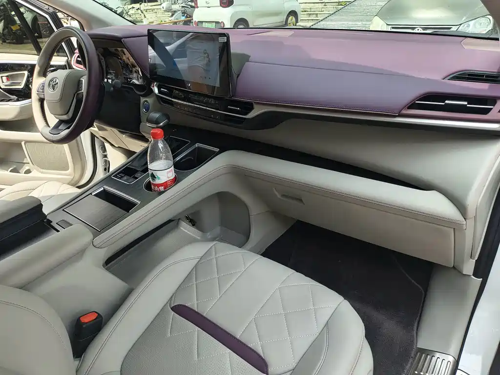 Китайский автомобиль. 华东牌商务车 — миниатюра 15