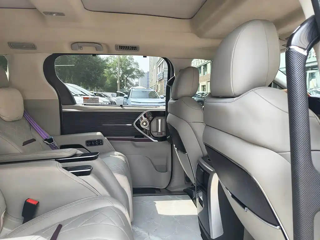 Китайский автомобиль. 华东牌商务车 — миниатюра 19
