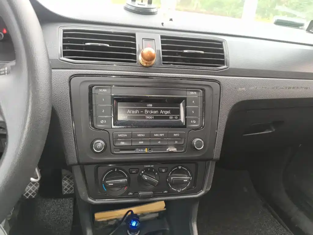 Volkswagen Santana — миниатюра 9