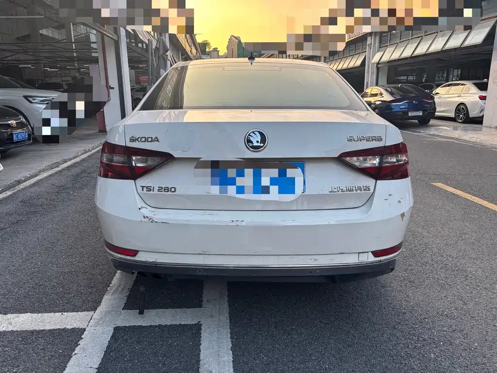 Skoda Superb — миниатюра 8