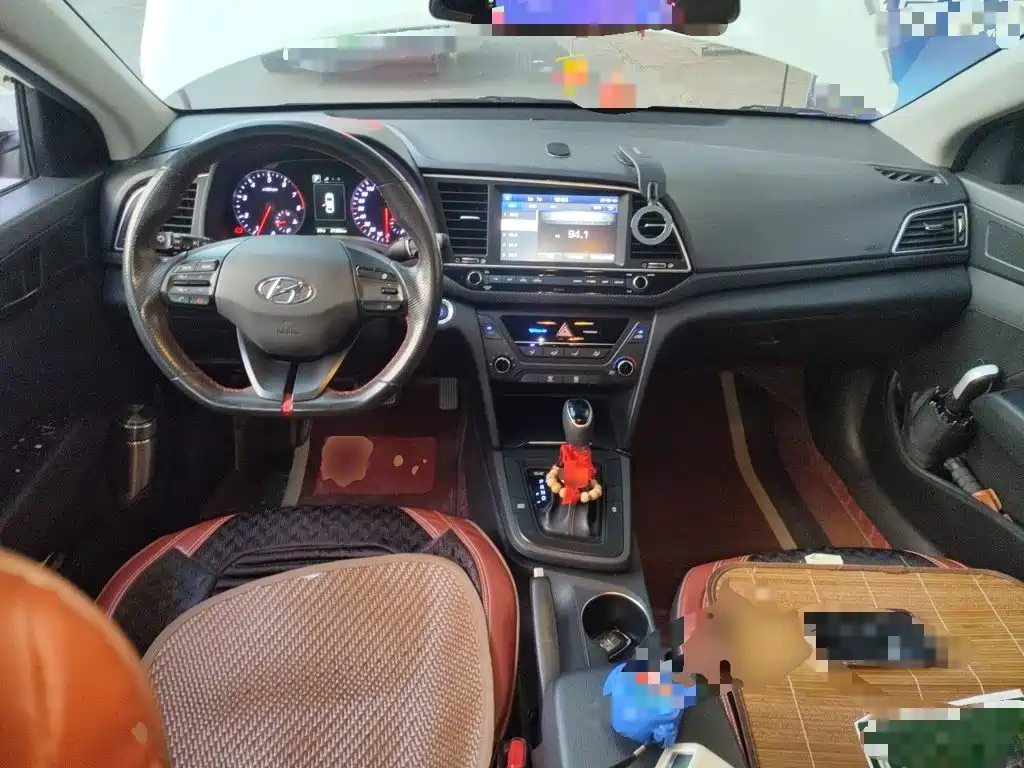 Hyundai Elantra — миниатюра 5