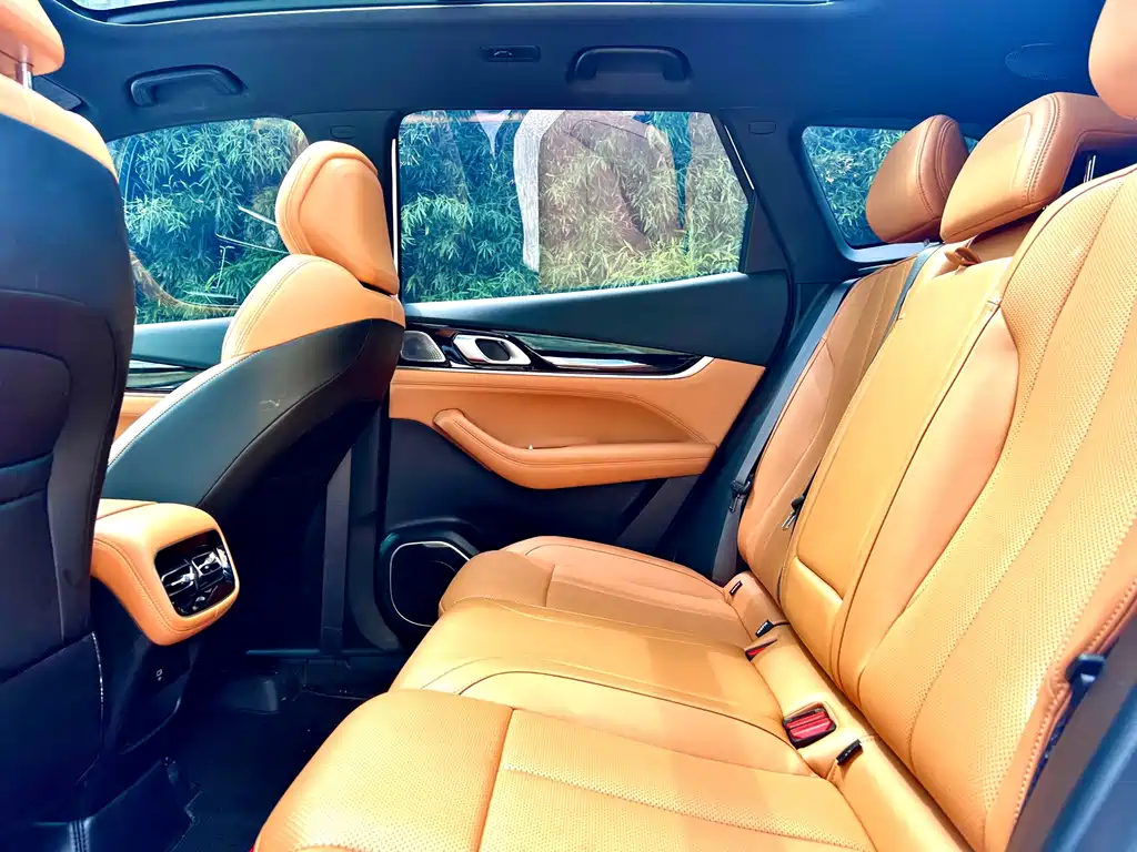 Geely Boyue L — миниатюра 10