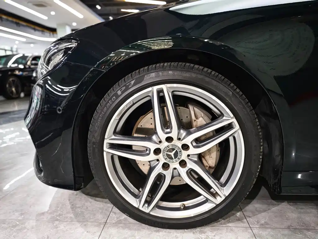 Mercedes-Benz E-Class (Import) — миниатюра 13
