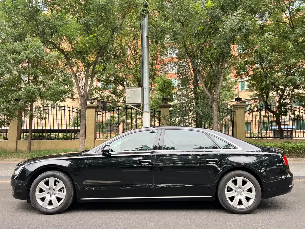 Audi A8 — миниатюра 2