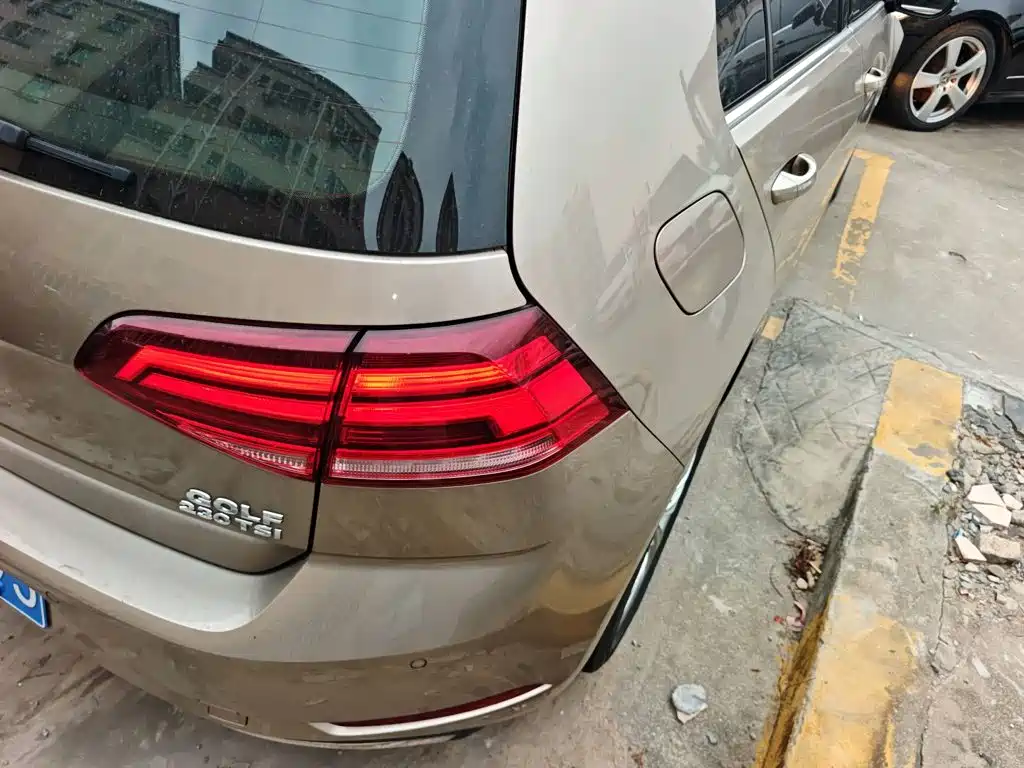 Volkswagen Golf 2018 230TSI AT Comfort