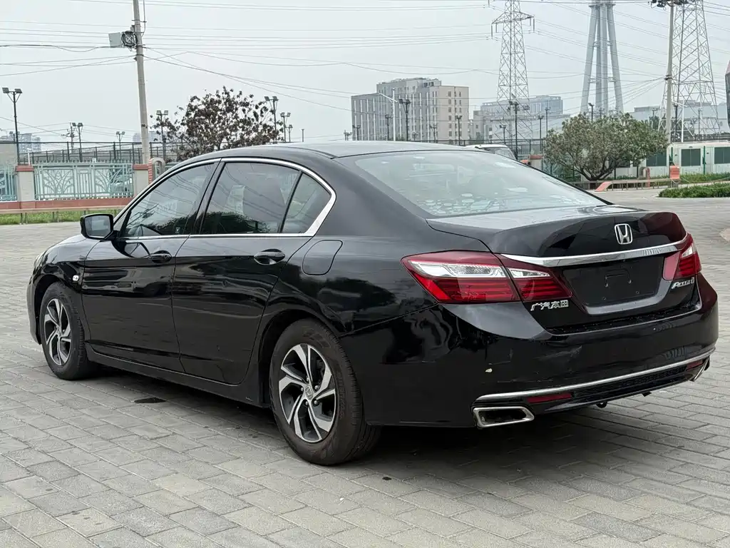 Honda Accord — миниатюра 6