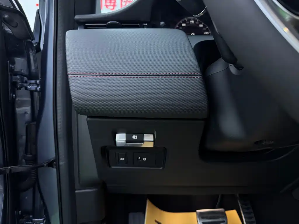 Land Rover Discovery Sport — миниатюра 15
