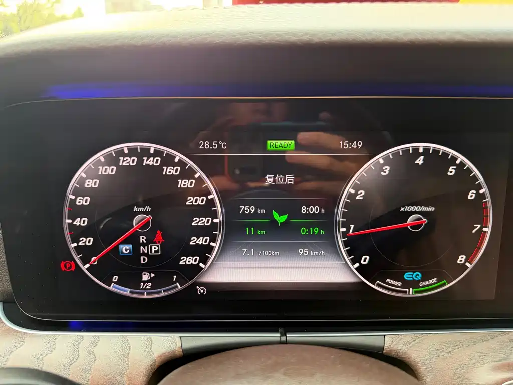 Mercedes-Benz E-Class — миниатюра 10