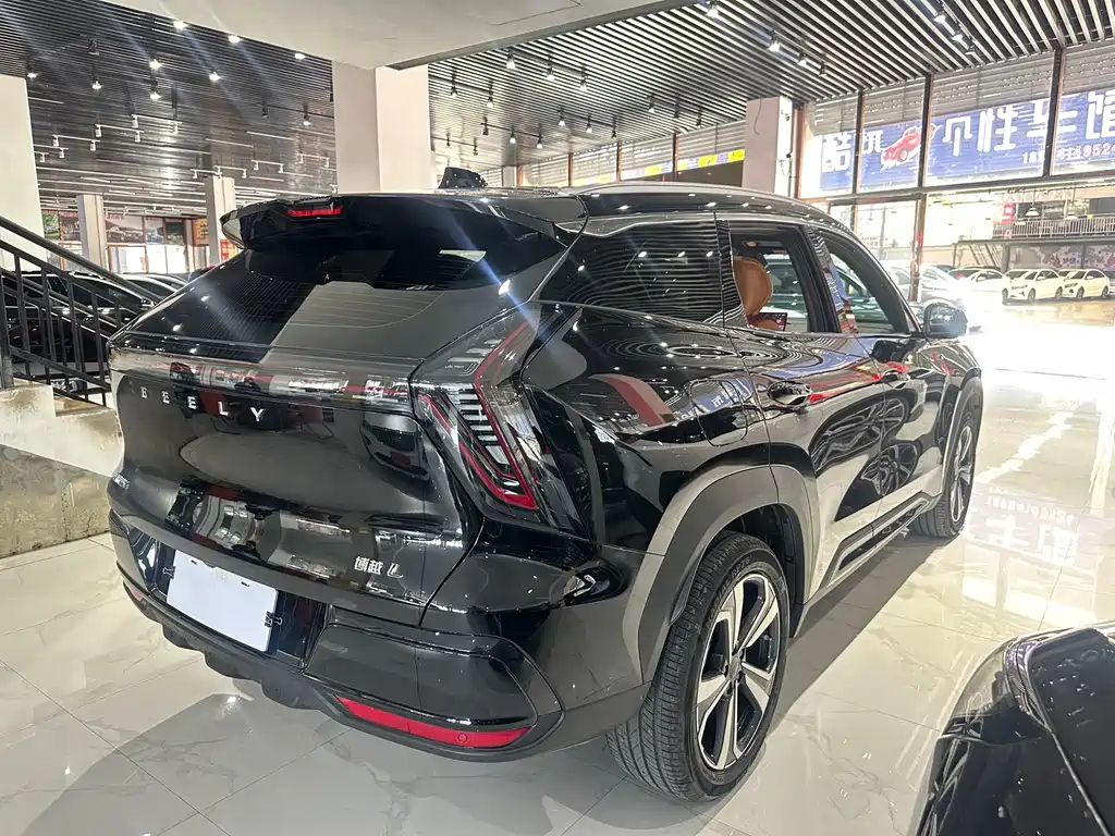 Geely Boyue L L 2025 1.5TD DCT
