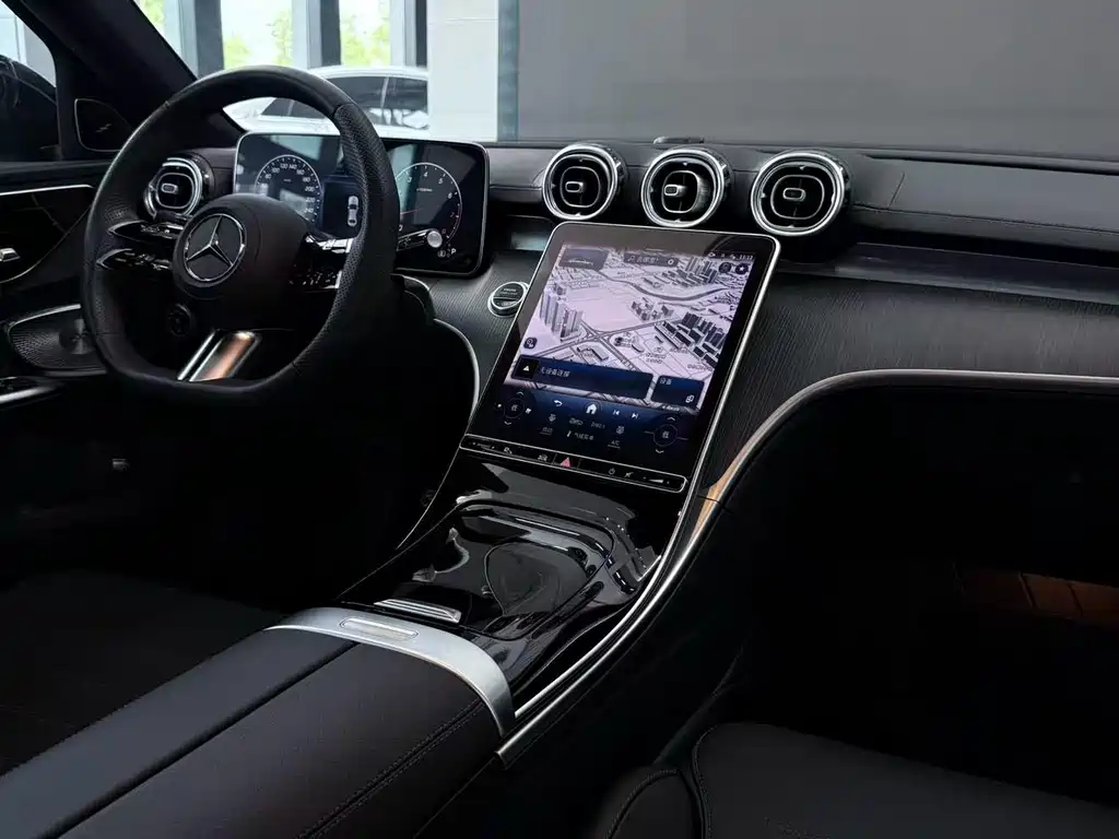 Mercedes-Benz C-Class — миниатюра 6