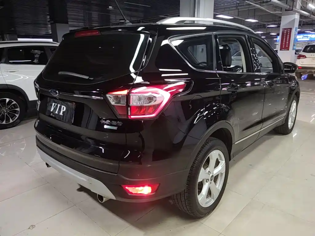 Ford Kuga — миниатюра 7
