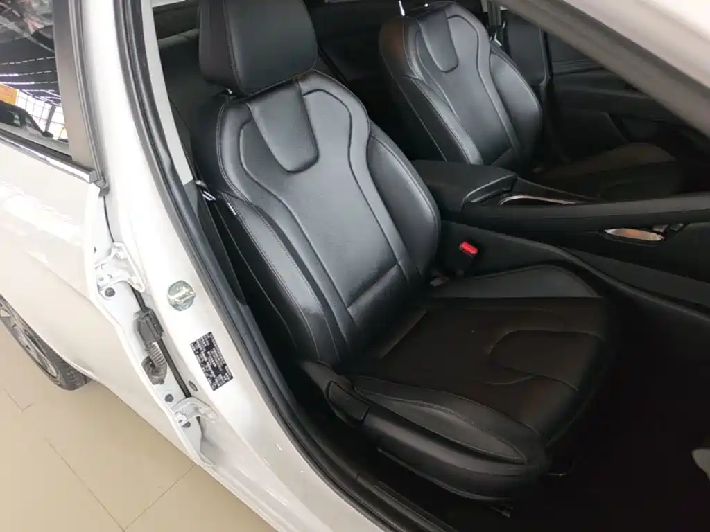 Hyundai Elantra — миниатюра 25