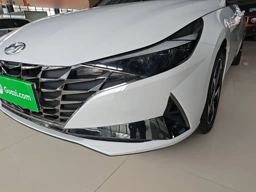 Hyundai Elantra — миниатюра 24