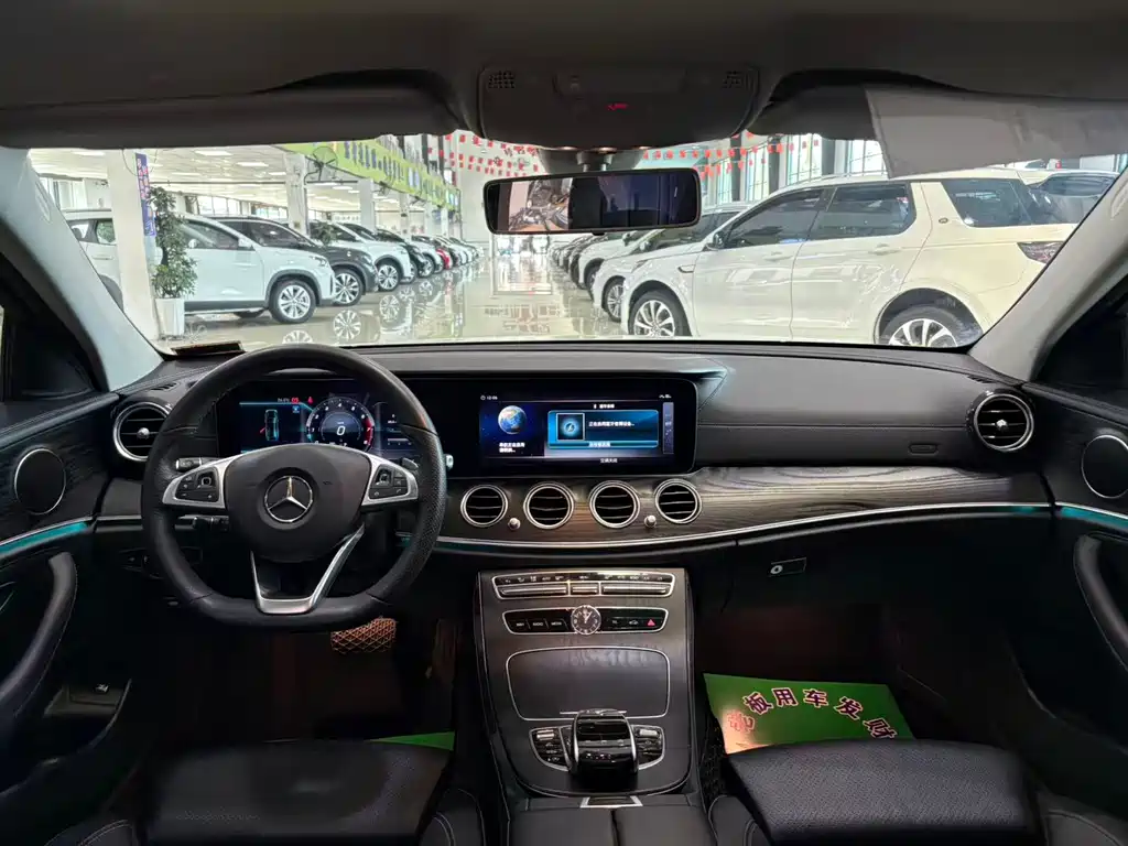 Mercedes-Benz E-Class — миниатюра 14