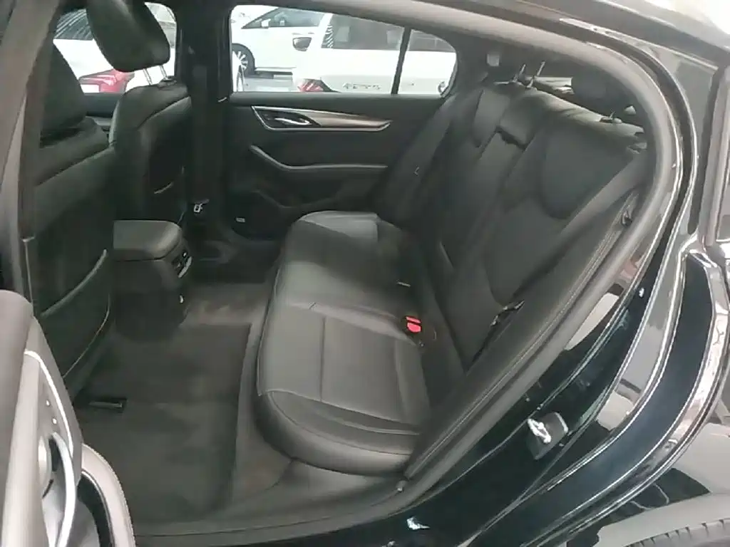 Cadillac CT5 — миниатюра 17