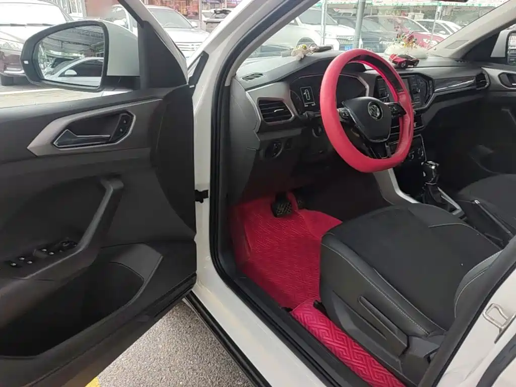 Volkswagen T-Cross — миниатюра 16