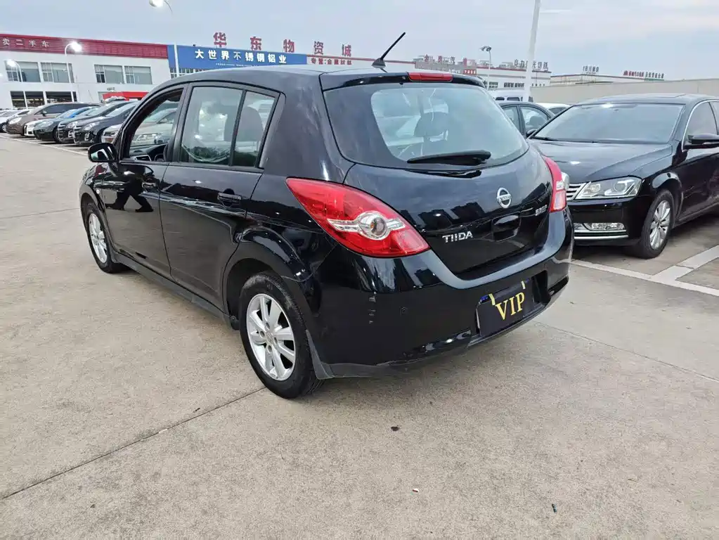 Nissan Tiida — миниатюра 8