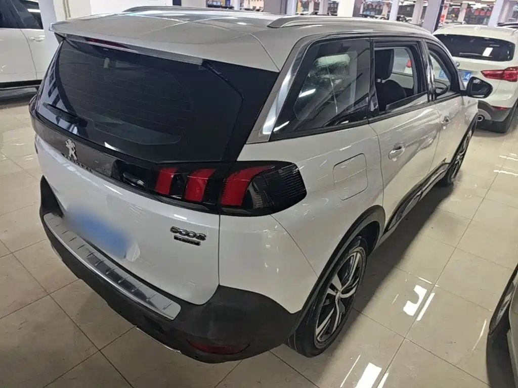 Peugeot 5008 — миниатюра 7