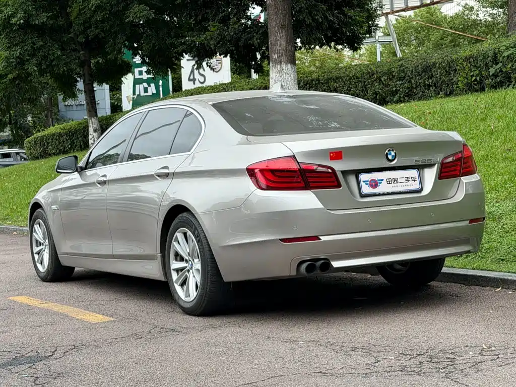 BMW 5 Series — миниатюра 4