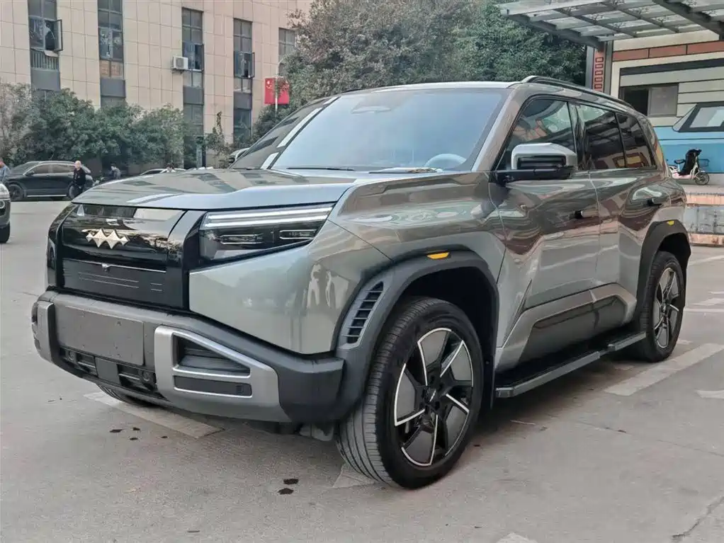 Fang Cheng Bao Titanium 3 2025