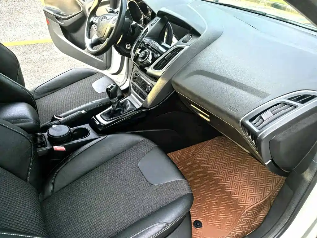 Ford Focus — миниатюра 12