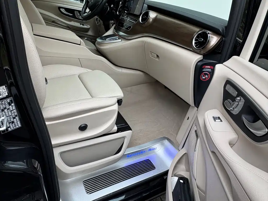Mercedes-Benz V-Class — миниатюра 25