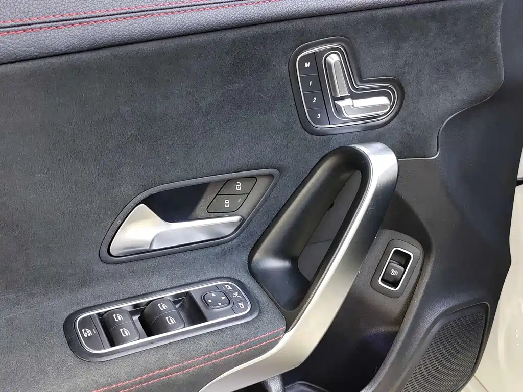 Mercedes-Benz CLA (Import) — миниатюра 8