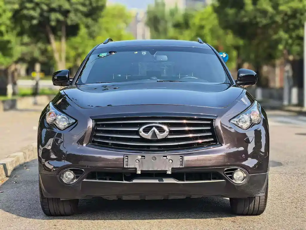 Infiniti QX70 — миниатюра 2