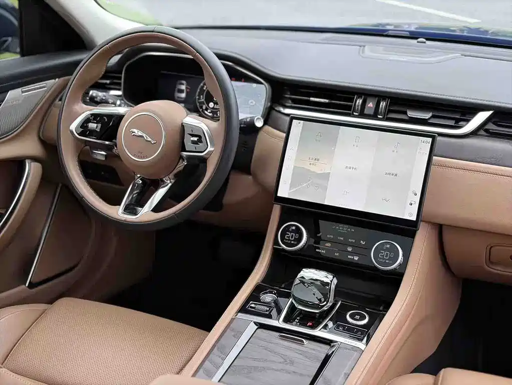 Jaguar XFL — миниатюра 2
