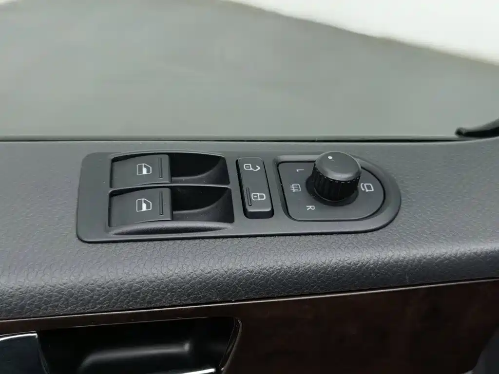 Volkswagen Multivan — миниатюра 9