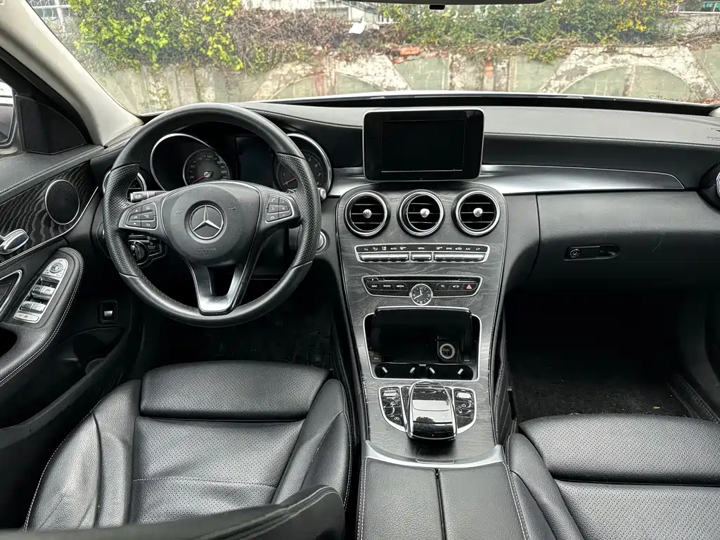 Mercedes-Benz C-Class — миниатюра 7