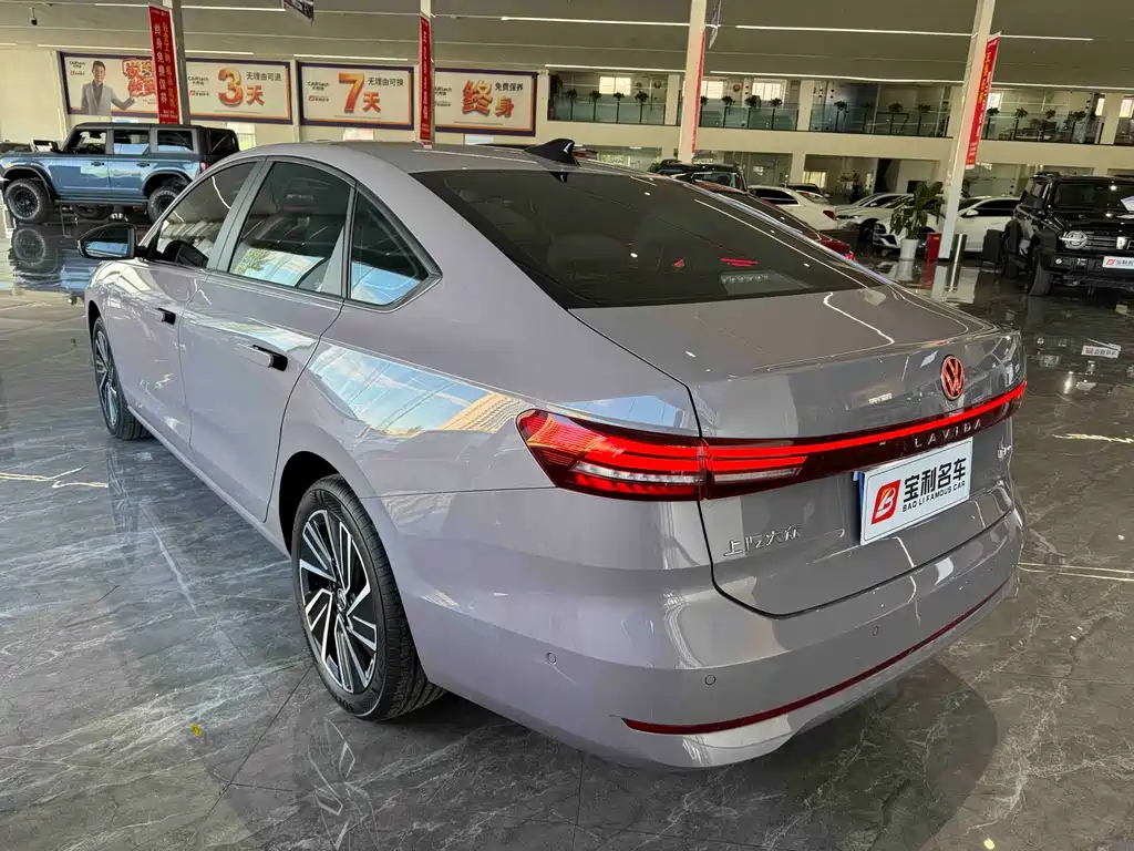 Volkswagen Lavida — миниатюра 4