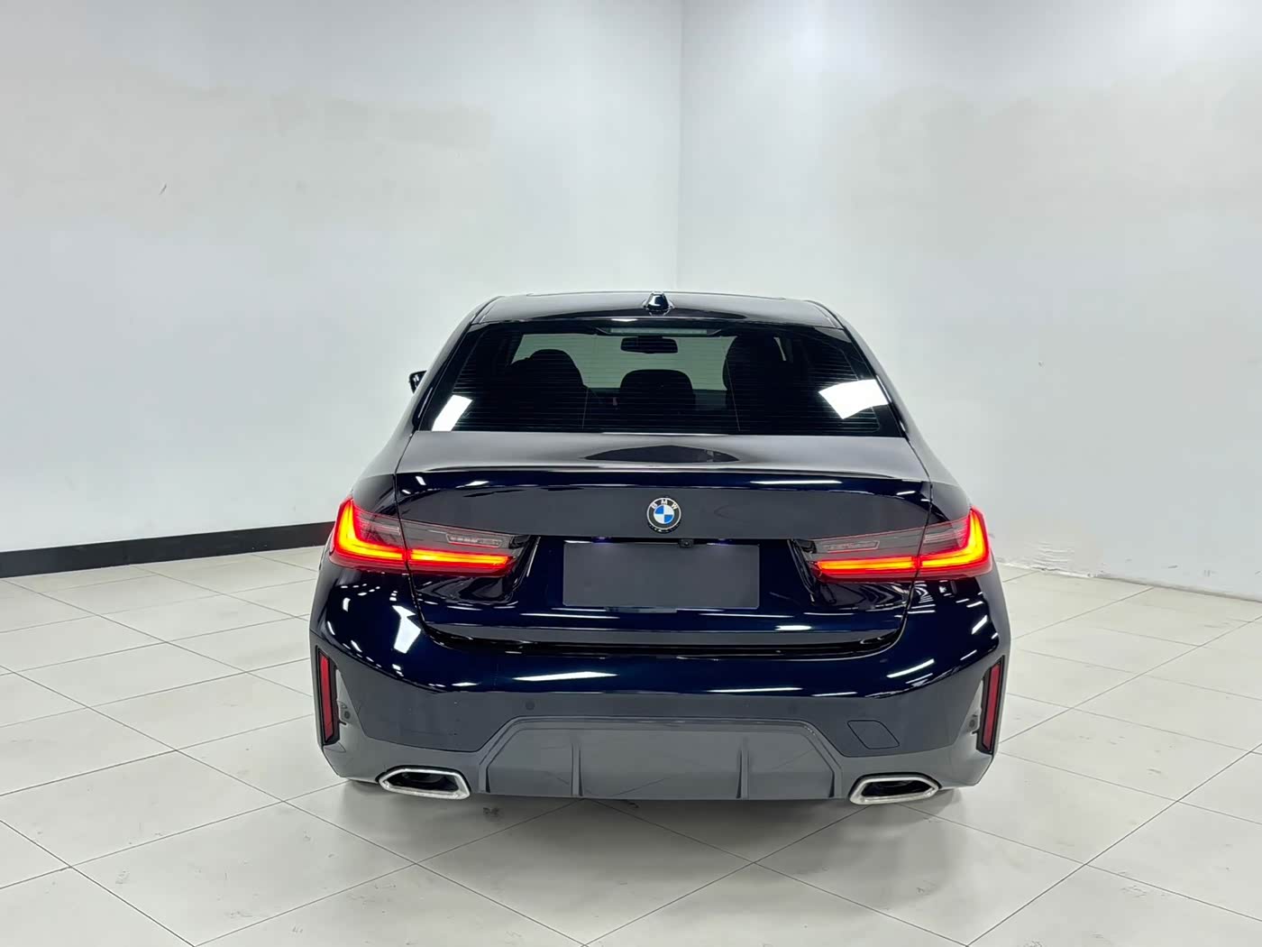 BMW 3 Series 2.0 л 2023 г. Чёрный, пробег 35000 км