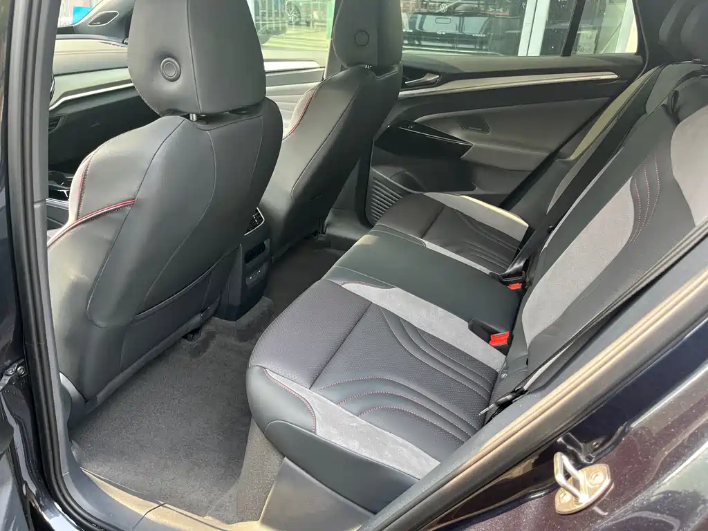 VOLKSWAGEN ID.4 CROZZ