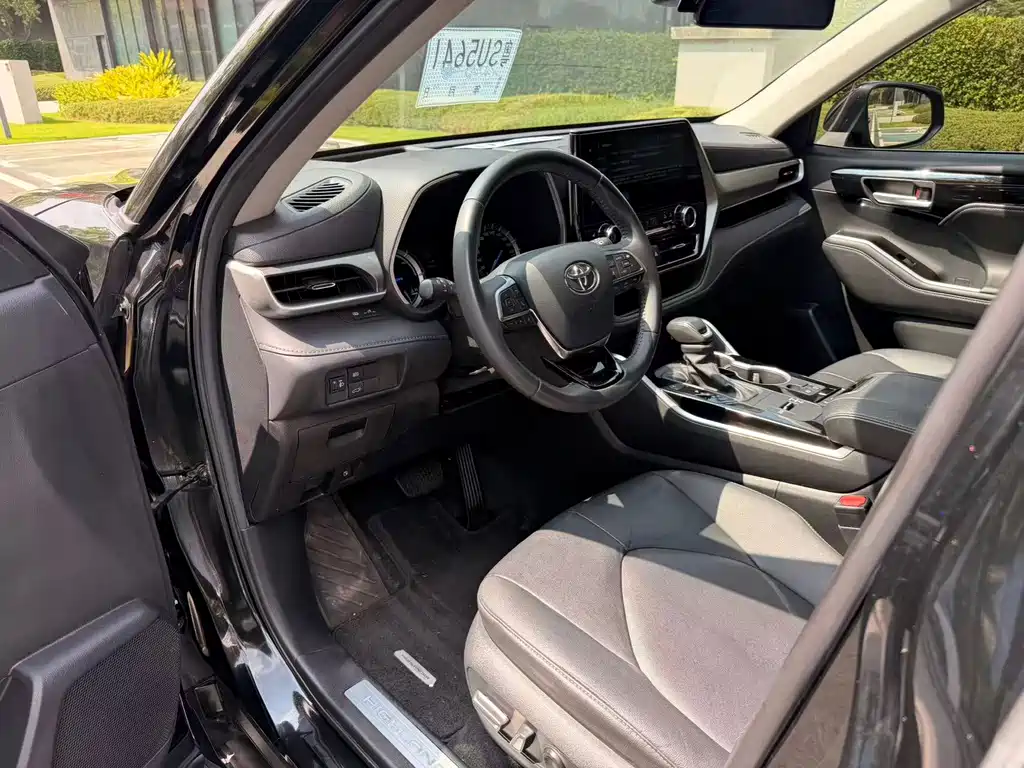 Toyota Highlander — миниатюра 4