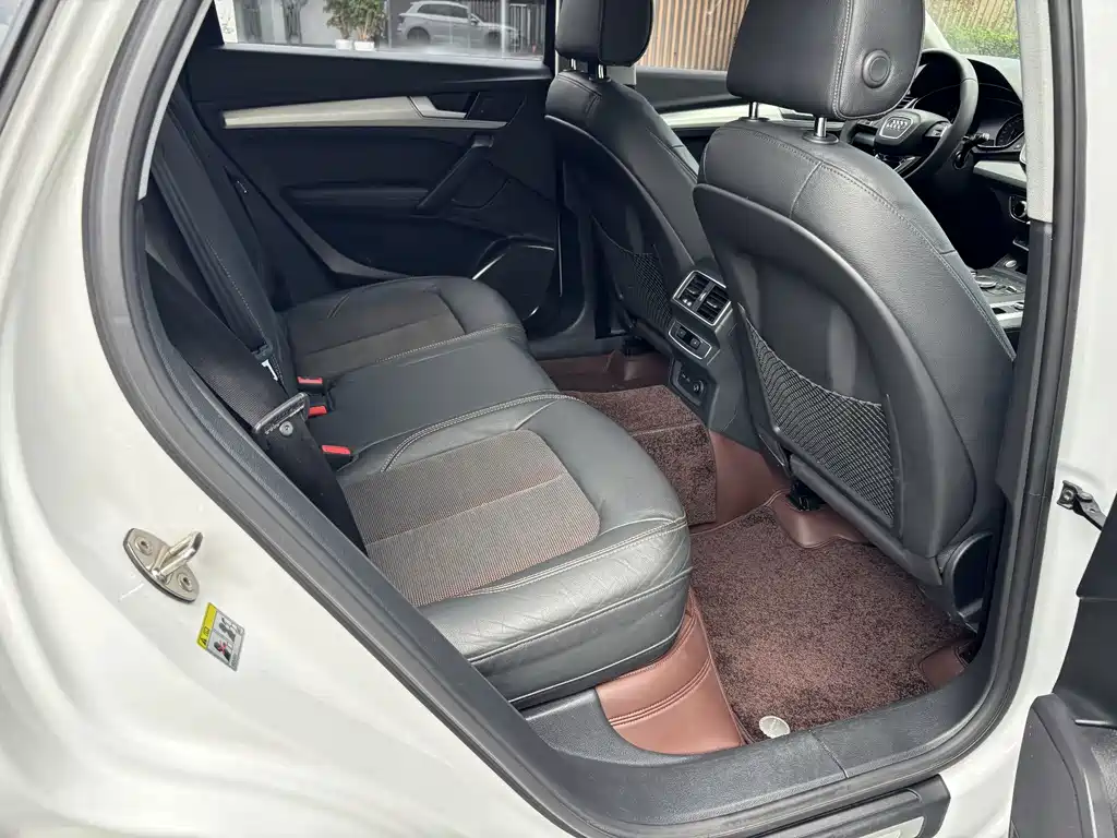Audi Q5L — миниатюра 15