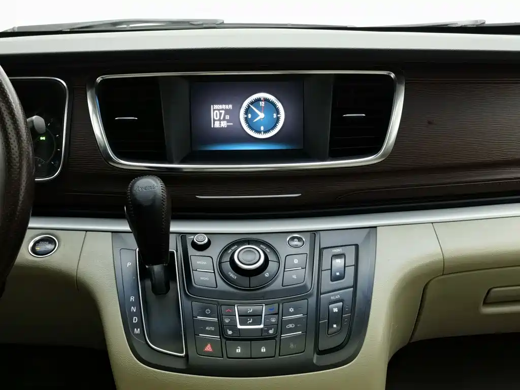 Buick GL8 — миниатюра 12