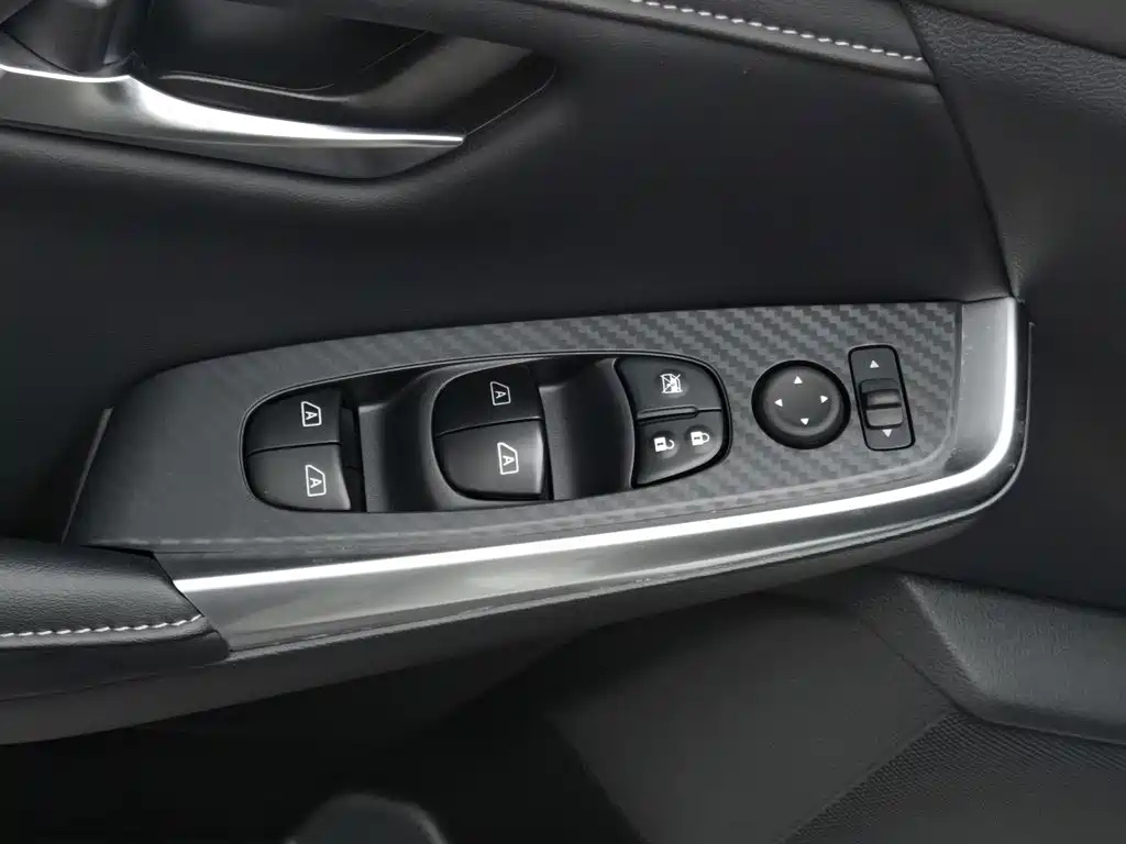 Nissan Sylphy — миниатюра 9