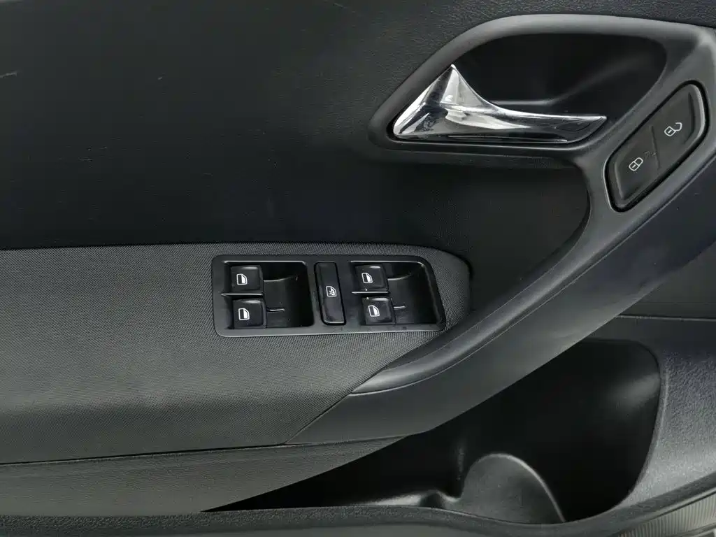 Volkswagen Polo — миниатюра 9