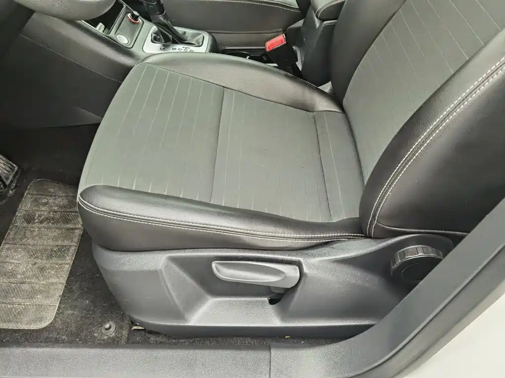 Volkswagen Tiguan — миниатюра 20