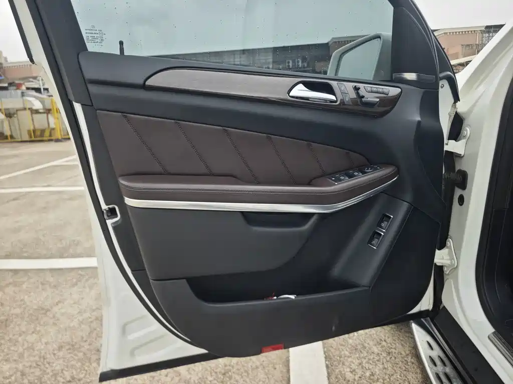 Mercedes-Benz GL-Class — миниатюра 8