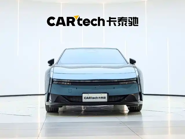 2025 Xpeng P7
