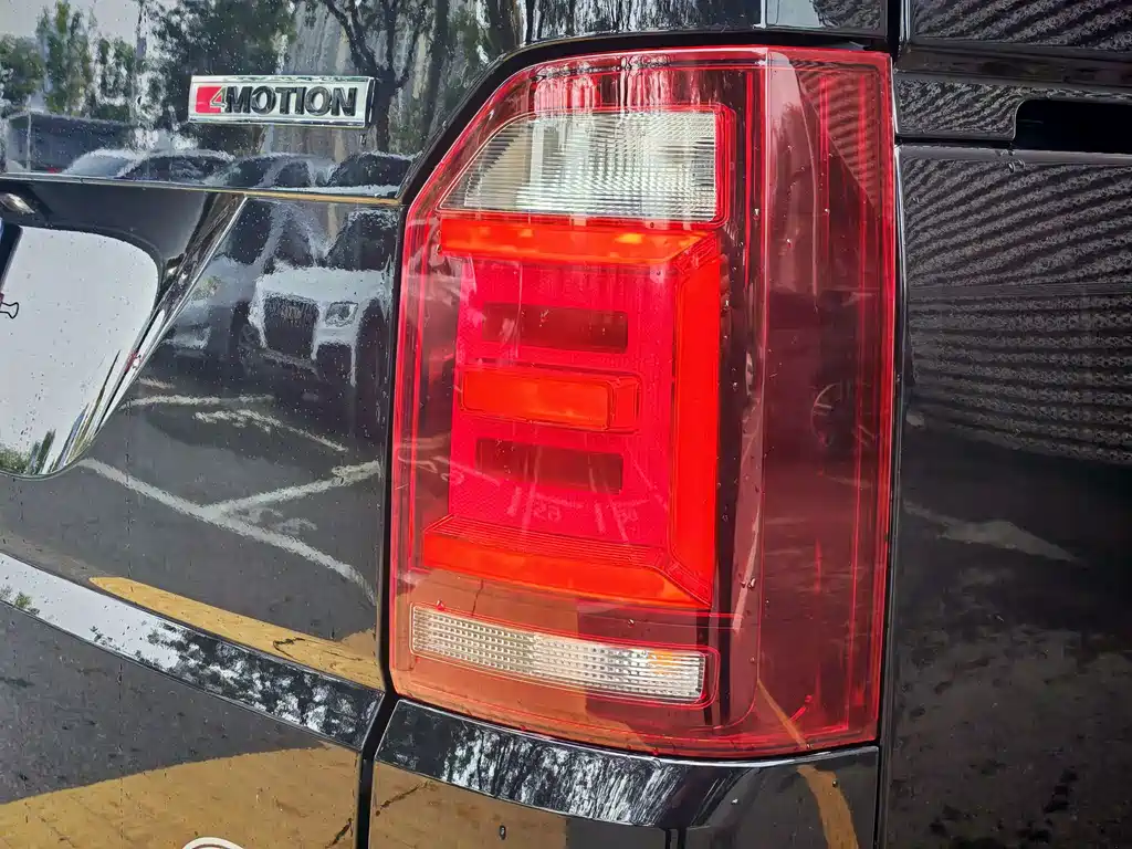 Volkswagen Multivan — миниатюра 32