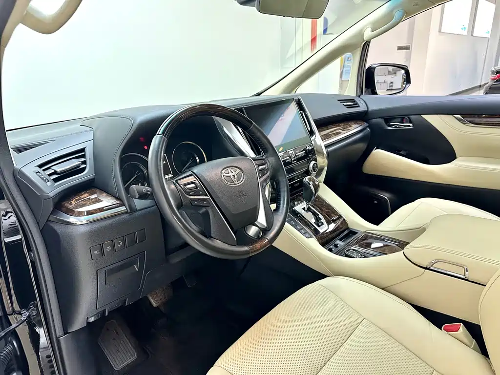 Toyota Alphard 2021 2.5L Luxury