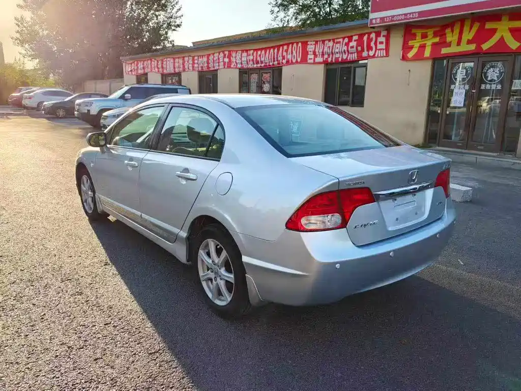 Honda Civic — миниатюра 6