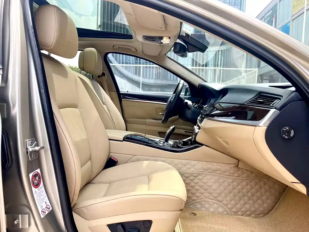 BMW 5 Series — миниатюра 6