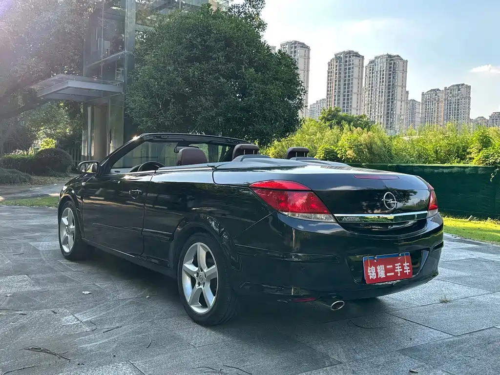 Opel Astra — миниатюра 8