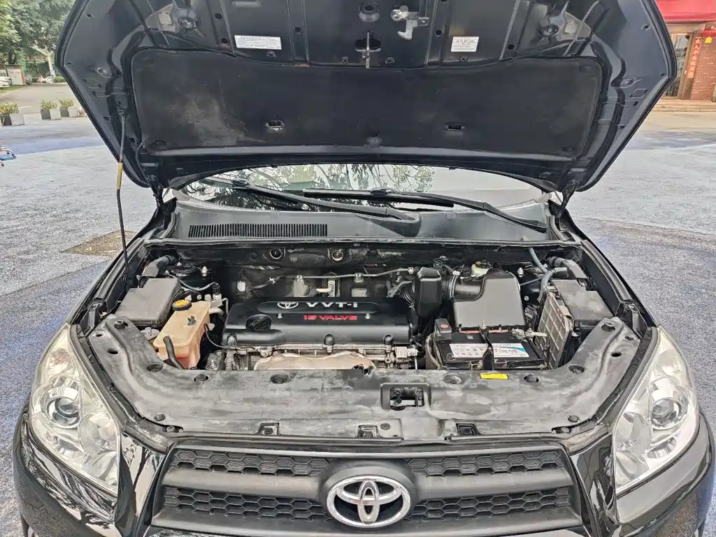 Toyota RAV4 — миниатюра 15