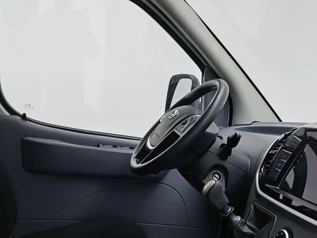 MAXUS V80 — миниатюра 22