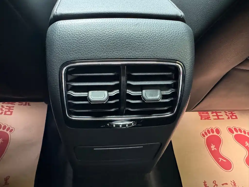 Volkswagen Sagitar — миниатюра 12
